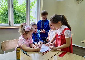 В школе при Посольстве России в Мьянме прошел праздник, посвященный Дню славянской письменности и культуры